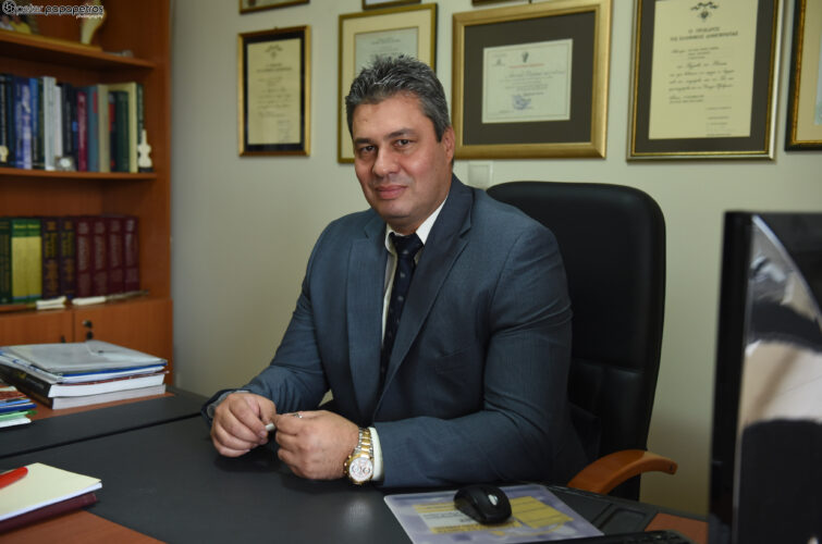 Ορθοπαιδικός Χειρουργός – Νικόλαος Ζερβακης